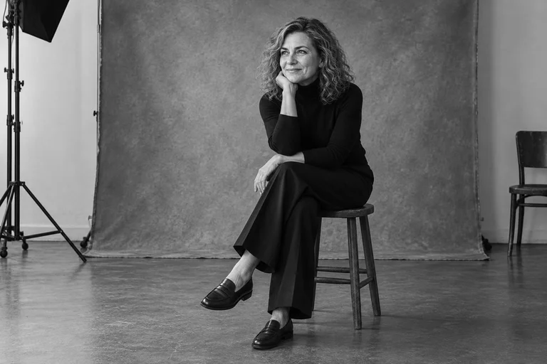 The Studio – Black & White Studio photoshoot